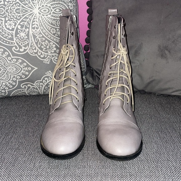 Charlotte Russe Light Gray Combat Boots 🩶 - Picture 3 of 9